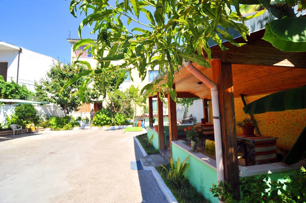 Pemaj Hostel Shkodër Exteriör bild